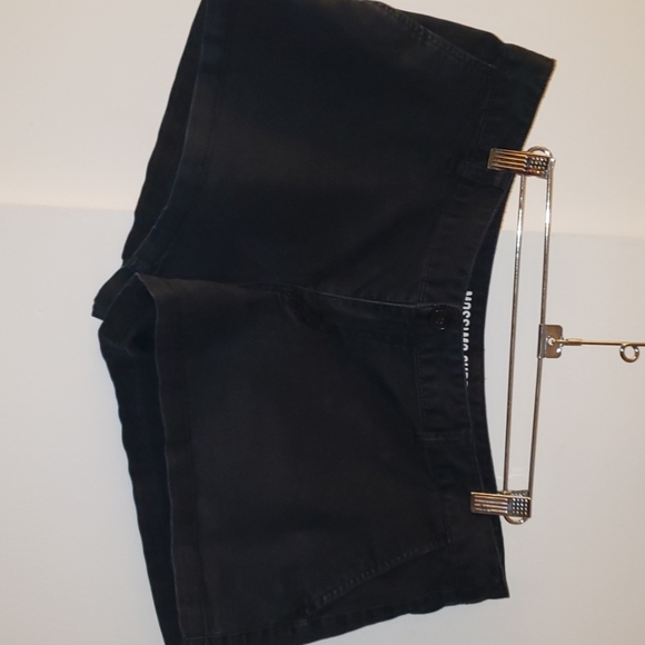 Shorts - Picture 4 of 4